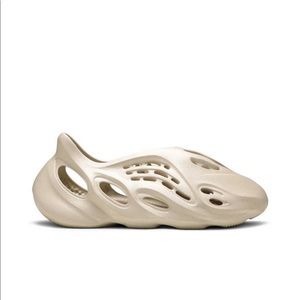 Adidas yeezy foam RNNR sand